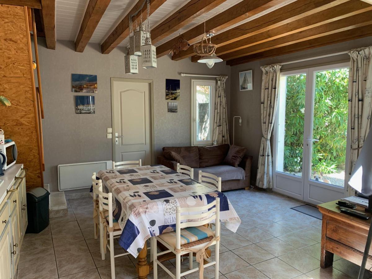 Maison De Pays Au Centre Du Village Saint-Martin-de-Ré Dış mekan fotoğraf